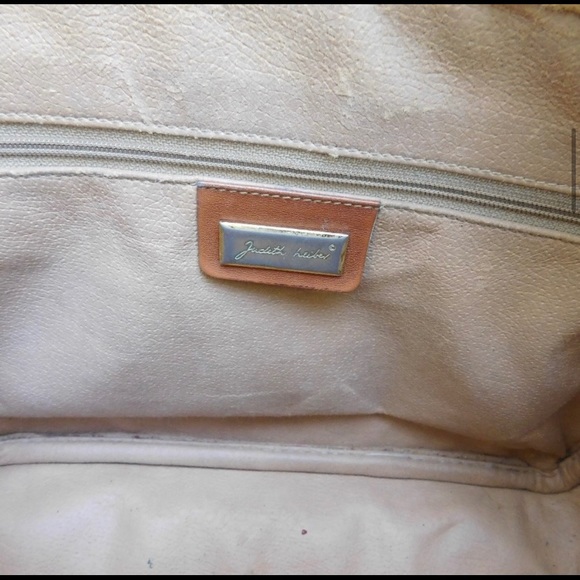 Judith Leiber Crossbody Purse - Picture 7 of 8